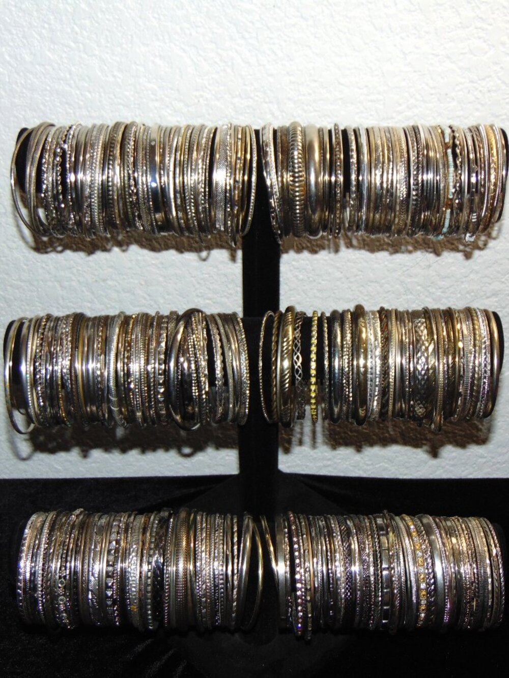 4 Pound Silver Tone Vintage & Modern Assorted bracelet/bangle lot